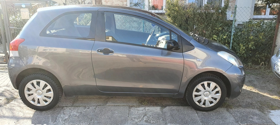 Toyota Yaris cena 12900 przebieg: 133000, rok produkcji 2009 z Świnoujście małe 16